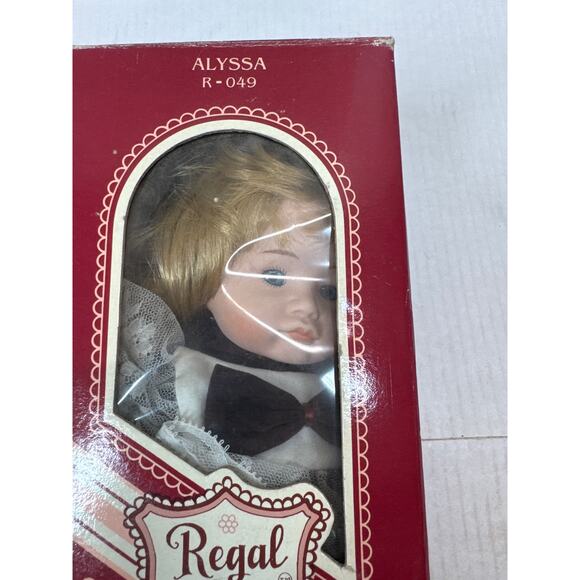 Vintage 1990 Regal Doll Collection ALYSSA Porcelain Doll 16" Pink Hearts Prair - Picture 2 of 4